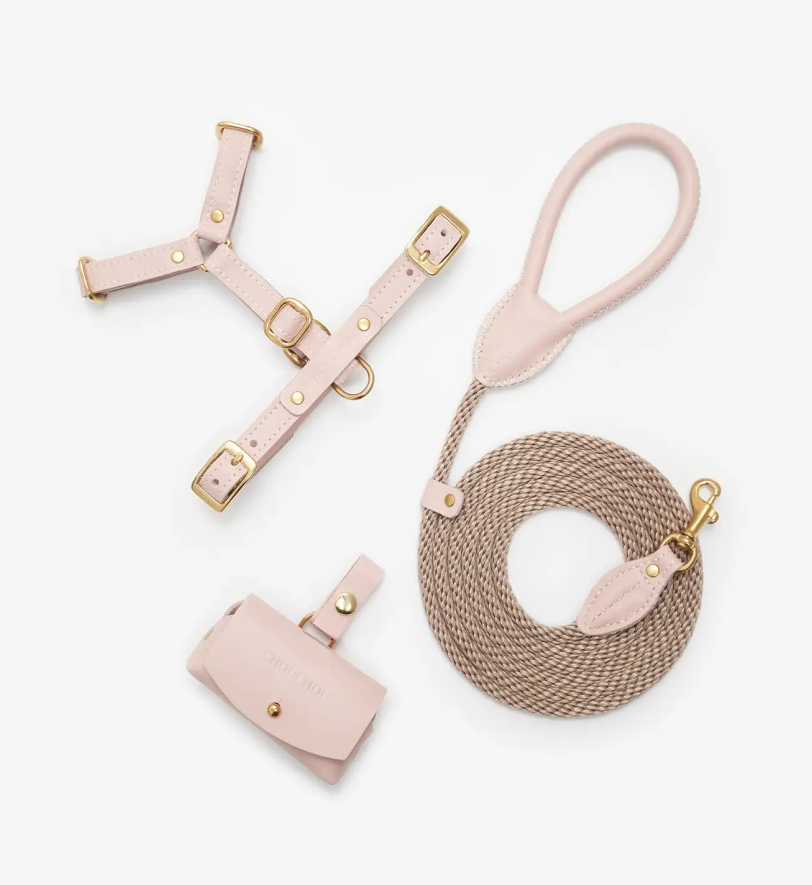 Комплект аксесуарів CHOUCHOU для собак (шлея+повідець+диспенсер) блідо-рожевий