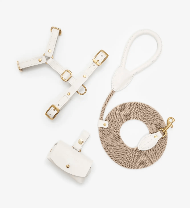 Комплект аксесуарів CHOUCHOU для собак (шлея+повідець+диспенсер) молочний