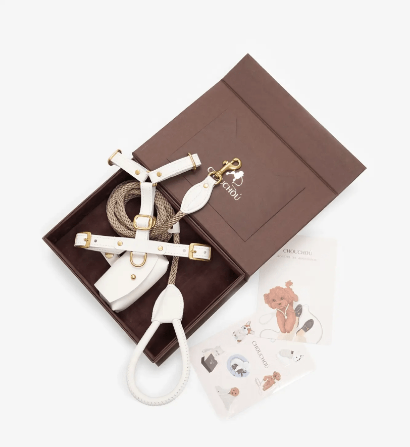 Комплект аксесуарів CHOUCHOU для собак (шлея+повідець+диспенсер) молочний