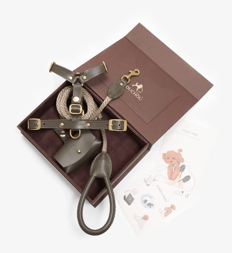 Комплект аксесуарів CHOUCHOU для собак (шлея+повідець+диспенсер) оливковий