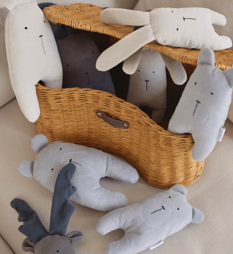 Корзина CHOUCHOU  для іграшок плетена з лози зі вставками шкіри