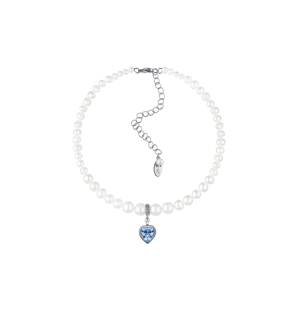 PEARLS CHOKER WITH BLUE HEART