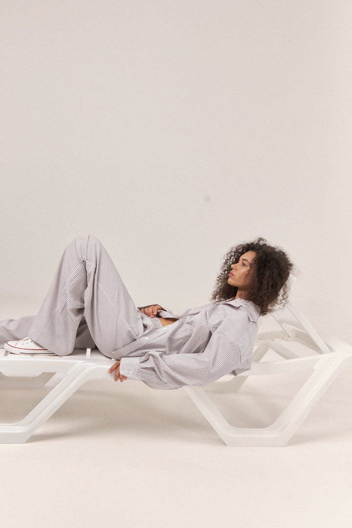 Блакитна сорочка у смужку