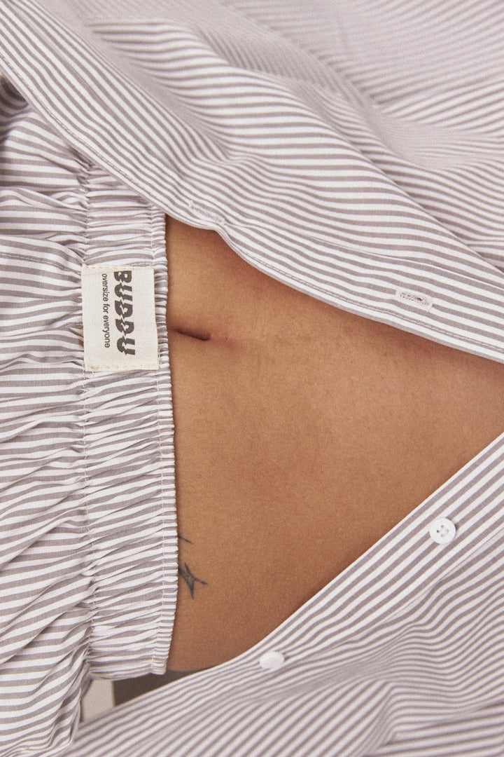 Блакитна сорочка у смужку