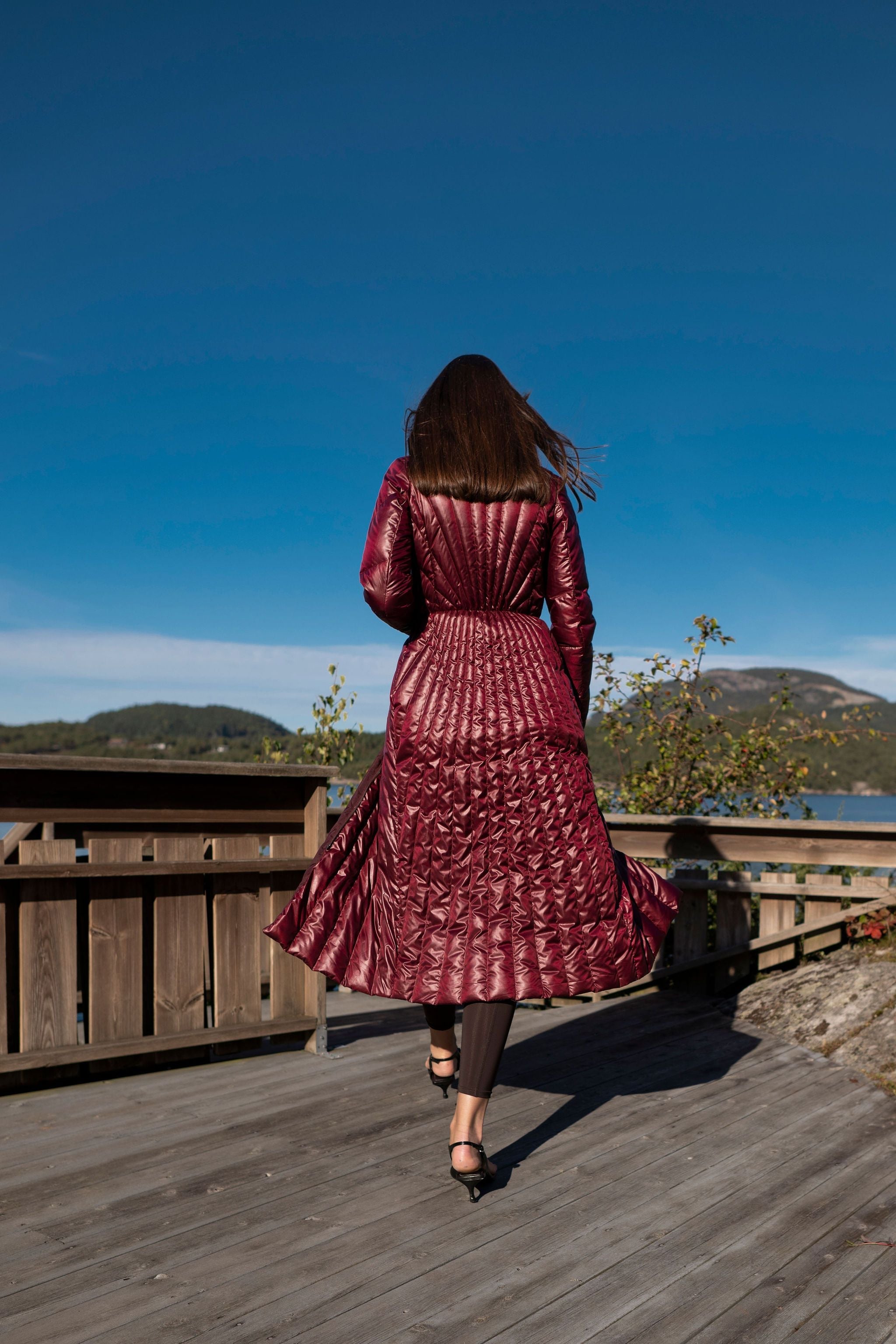 Cукня-пуховик бургунді