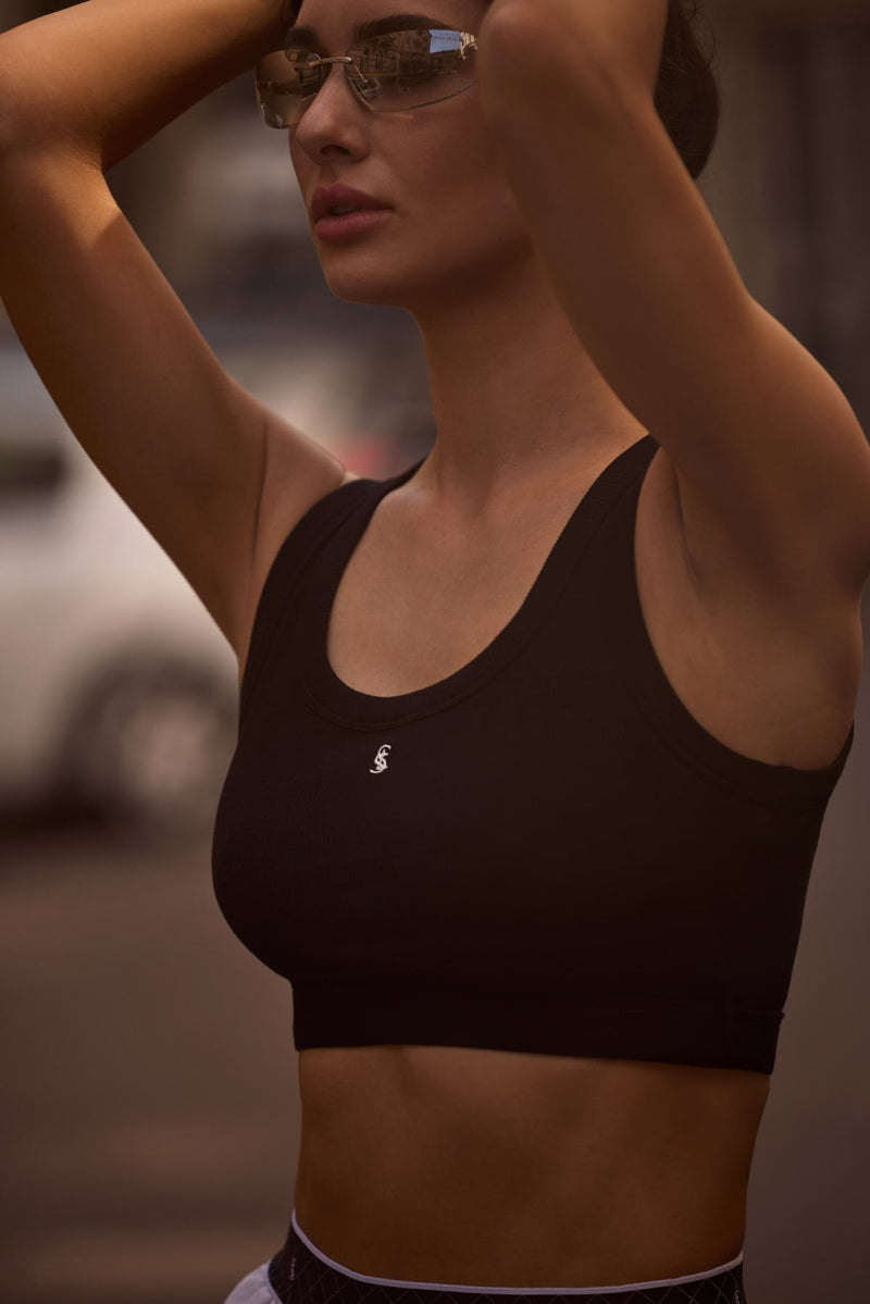 EMBROIDERED CROPPED TOP