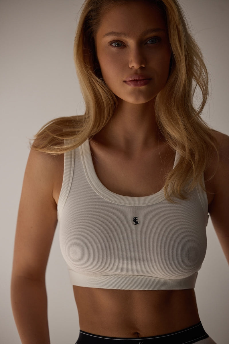 EMBROIDERED CROPPED TOP