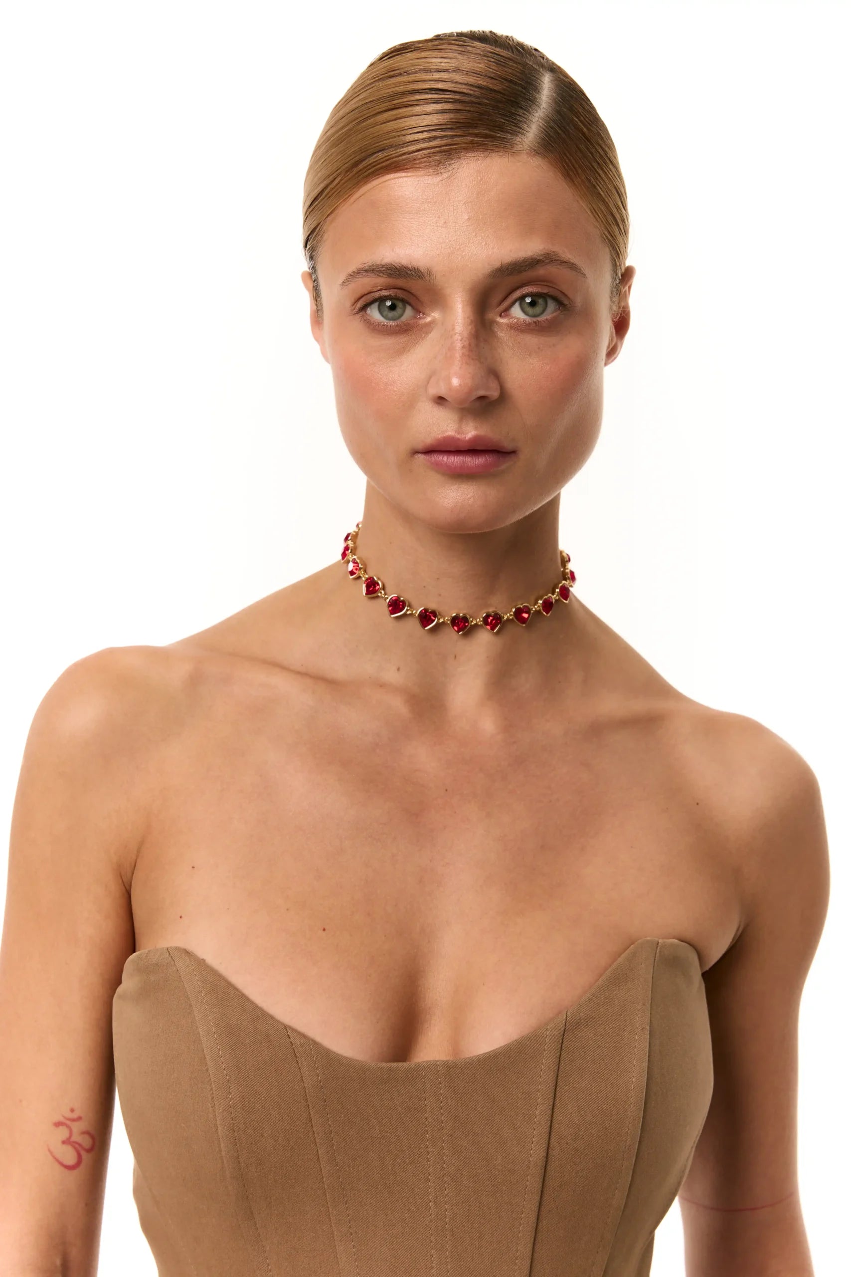 “COLD HEART” CHOKER RED