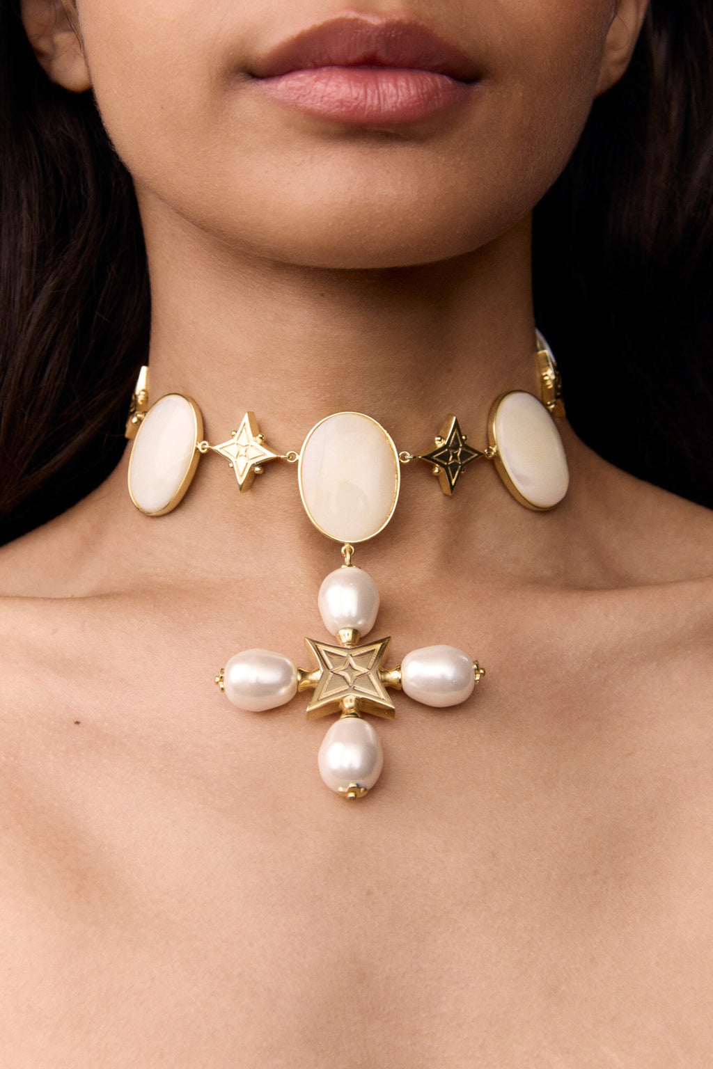 “DESERT ROSE” NECKLACE WHITE WITH GOLDEN