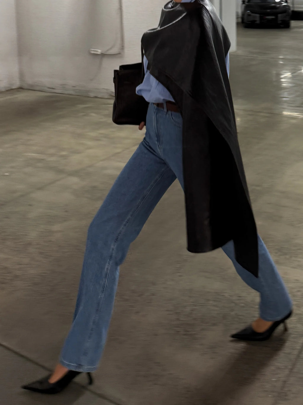 Straight-Leg Jeans - фото 3