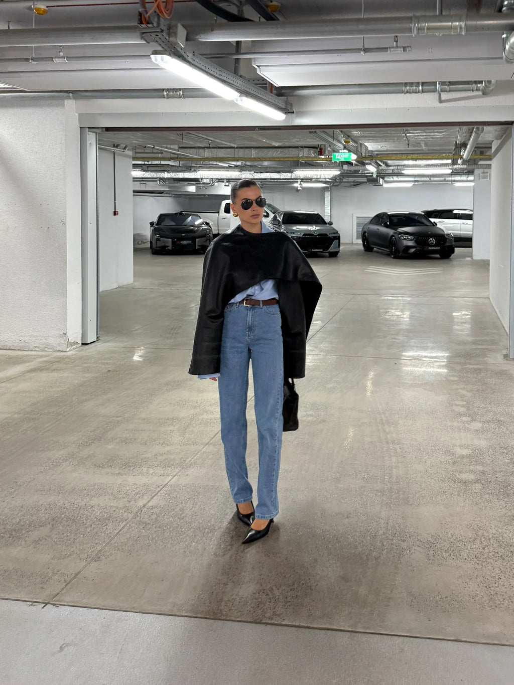 Straight-Leg Jeans - фото 2