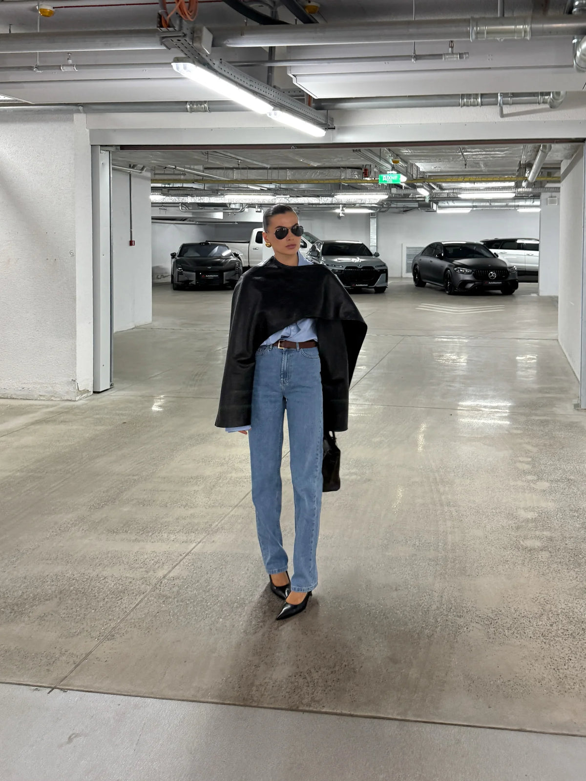Straight-Leg Jeans - фото 2