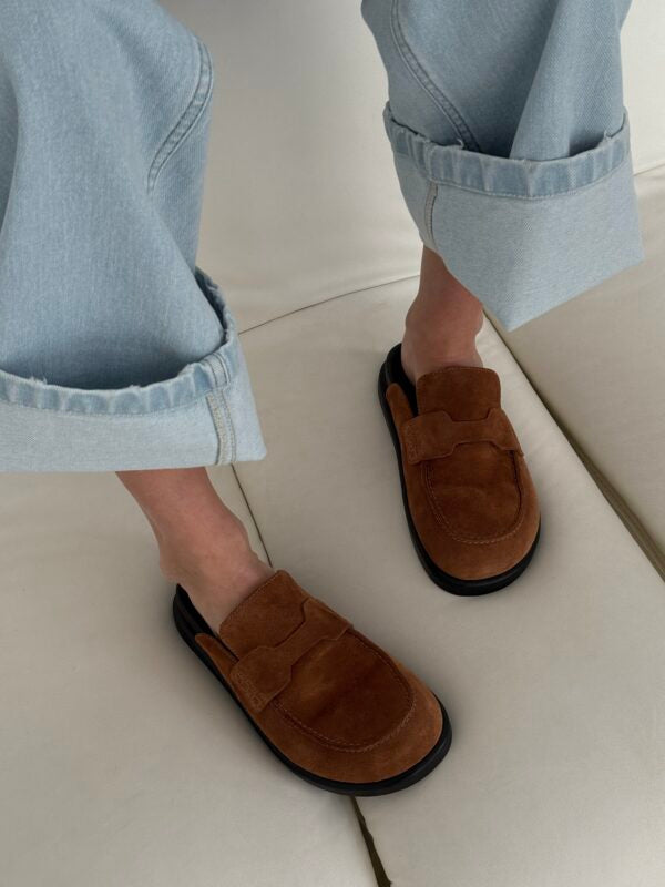 Saddle Clogs