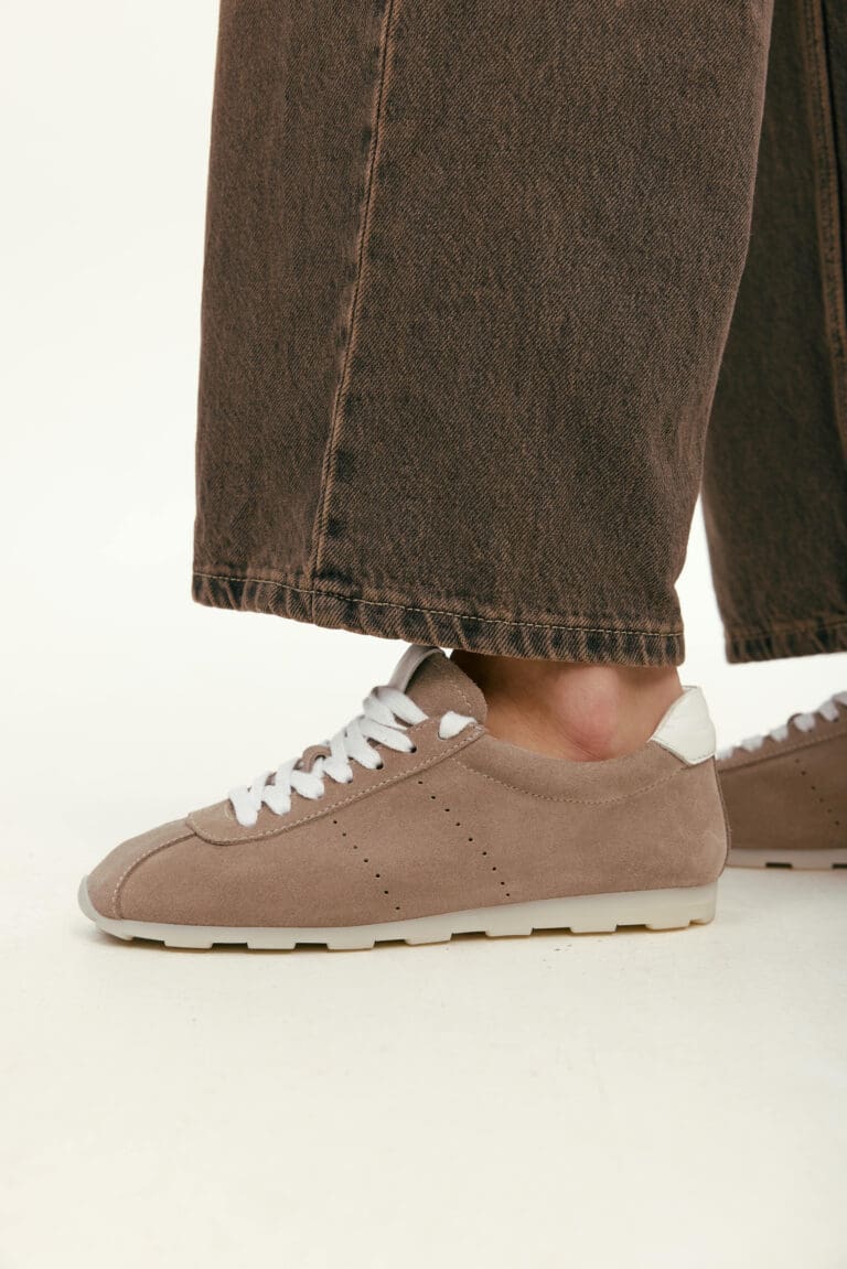 Neo Sneakers