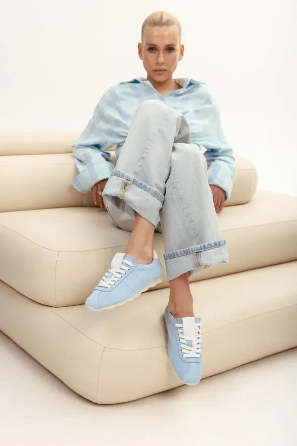 Neo Sneakers