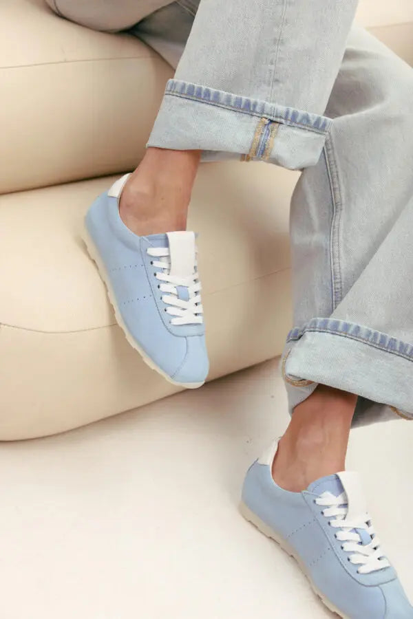 Neo Sneakers
