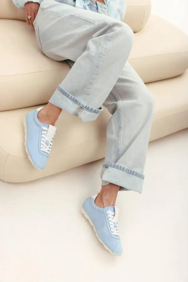 Neo Sneakers