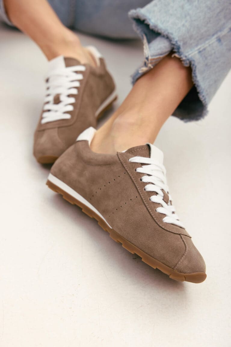 Neo Sneakers