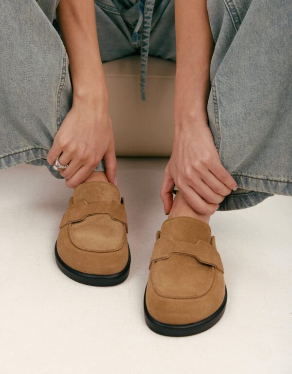 Saddle Clogs