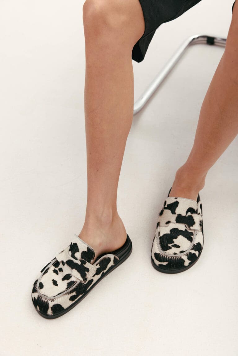 Saddle Clogs