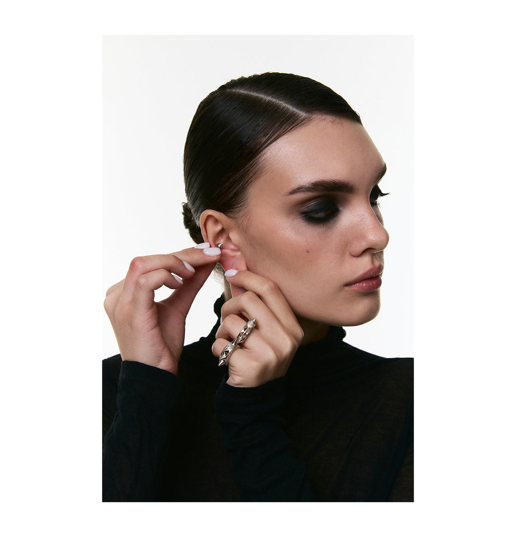 “THE THORN” RING