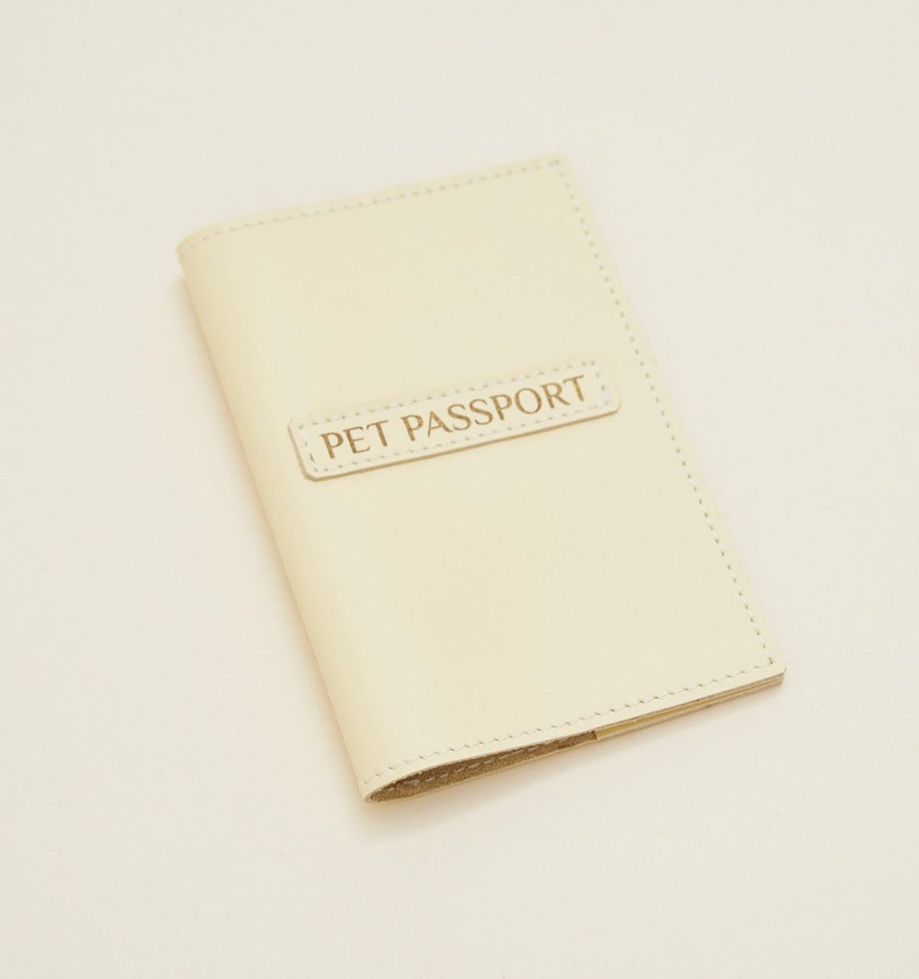 CHOUCHOU leather passport cover for dog red