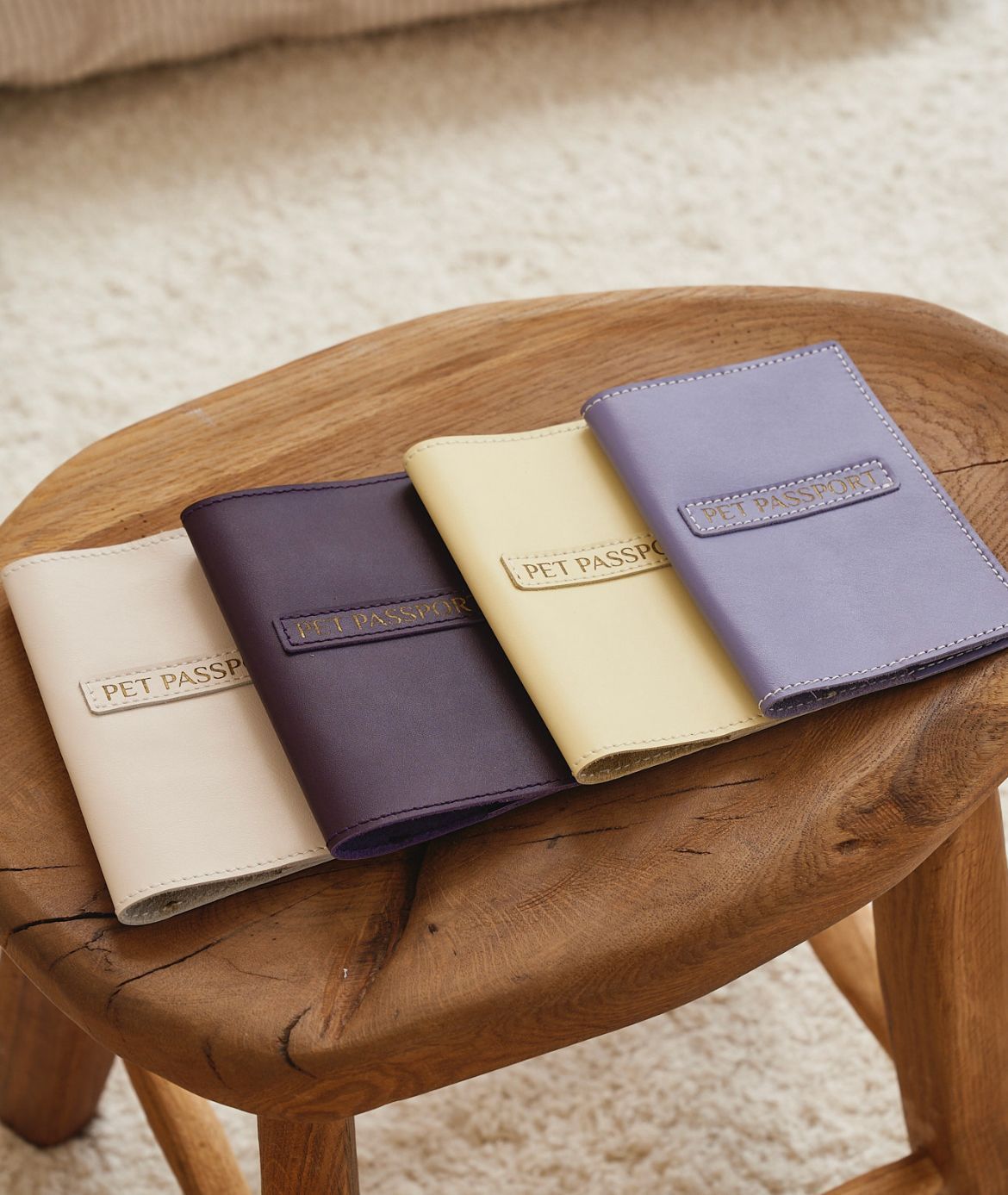 CHOUCHOU leather passport cover for dog red
