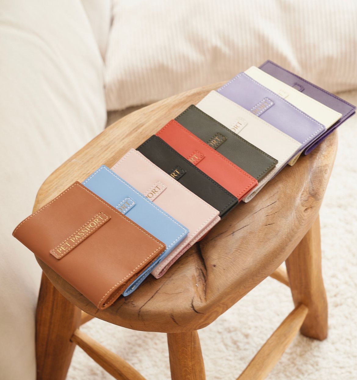 CHOUCHOU leather passport cover for dog red