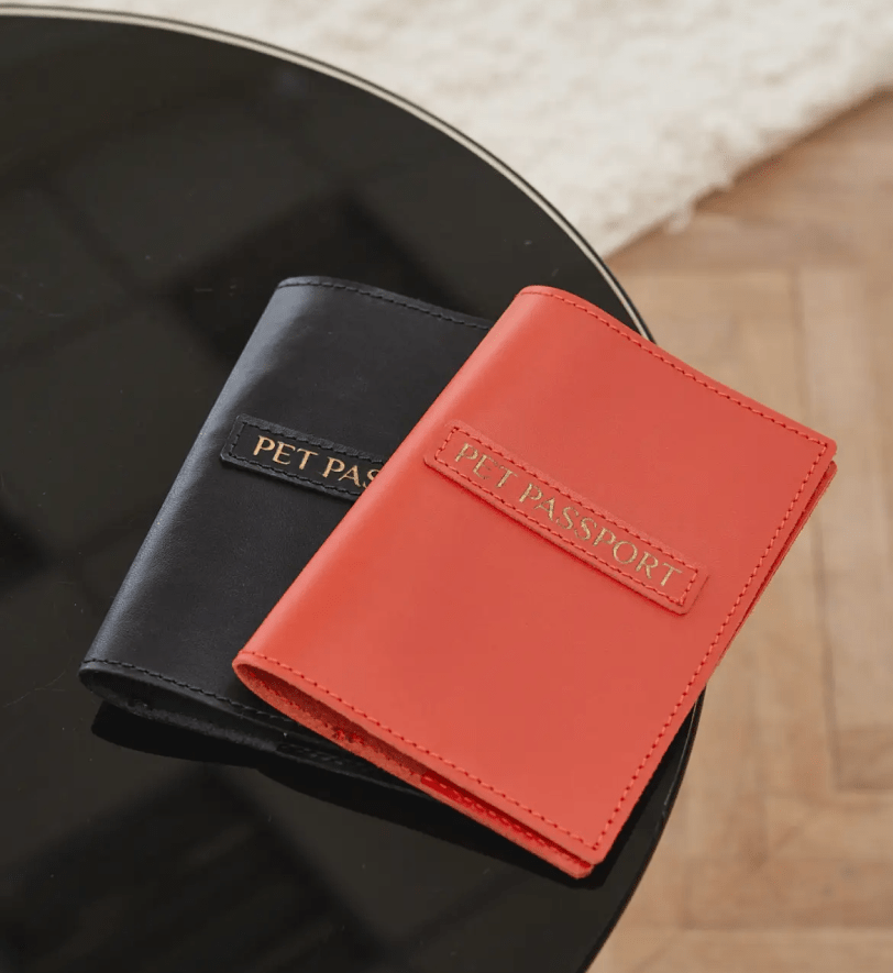 Обкладинка для ветпаспорта CHOUCHOU шкіряна для собаки червона