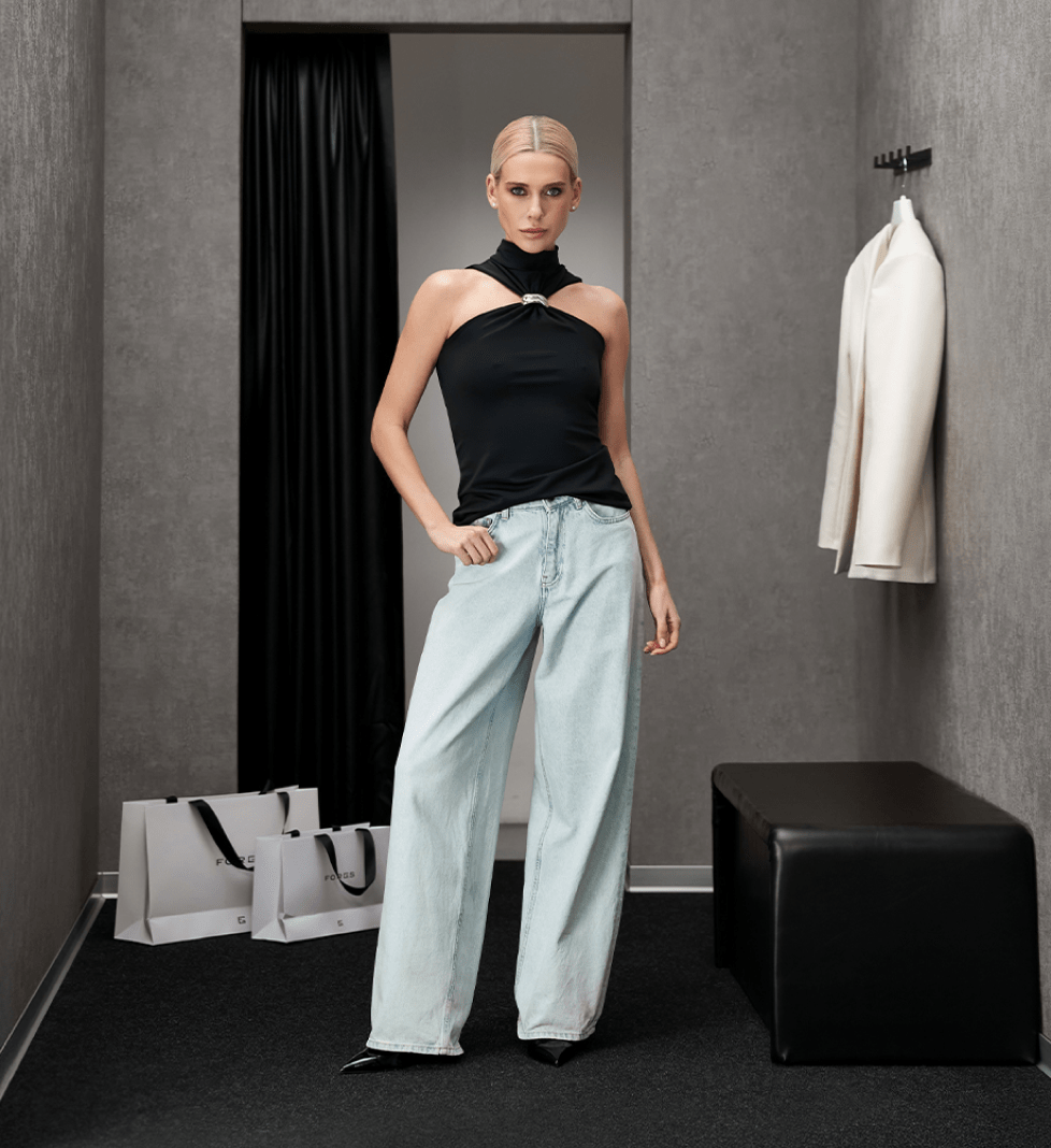 Топ FORGS з брошкою чорний