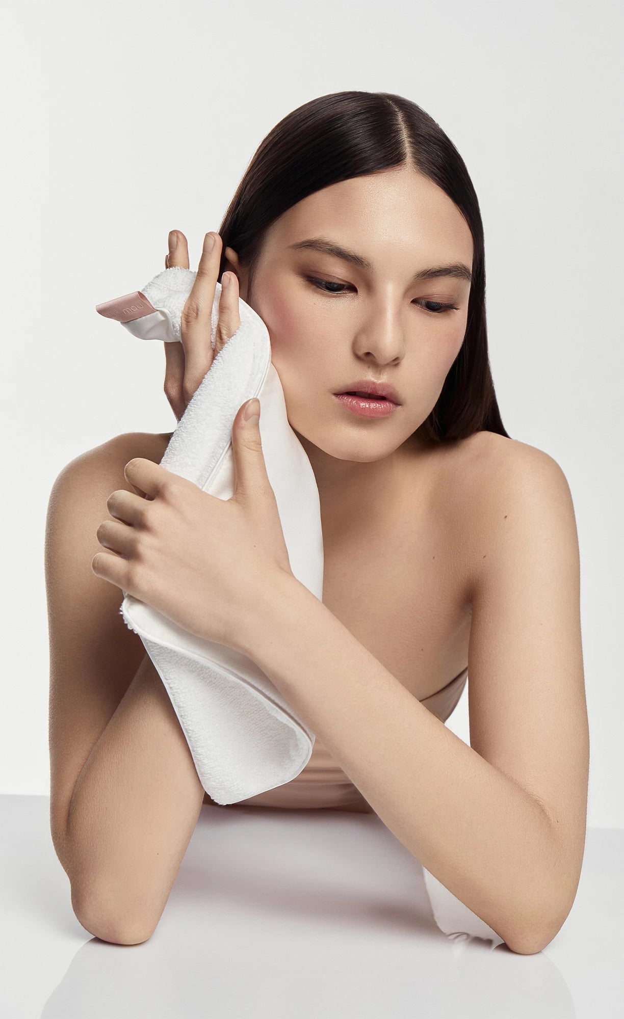 SOFT SILK TOWELS WHITE набір шовкових рушників з махрою