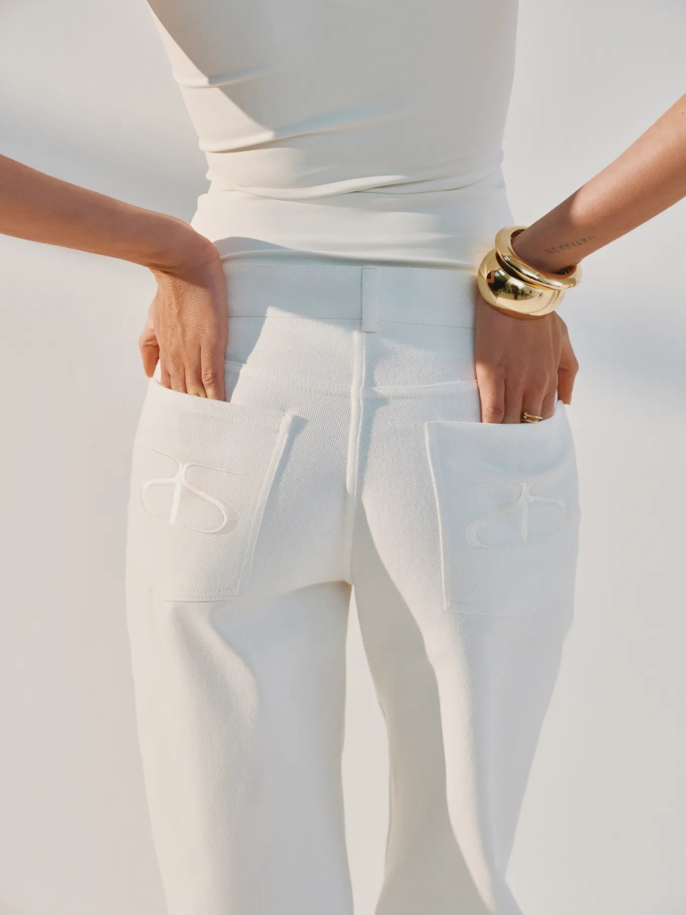 Mid-rise straight jeans