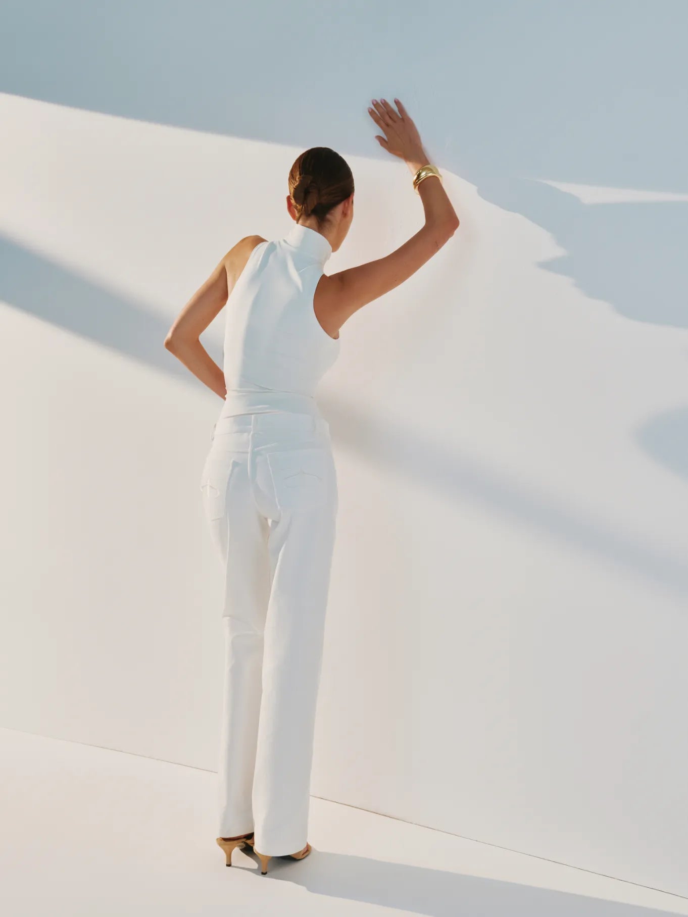 Mid-rise straight jeans