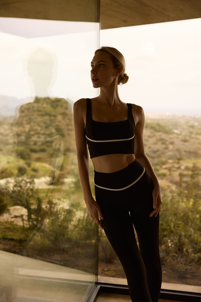 ULTIMATE SQUARE NECK BRA